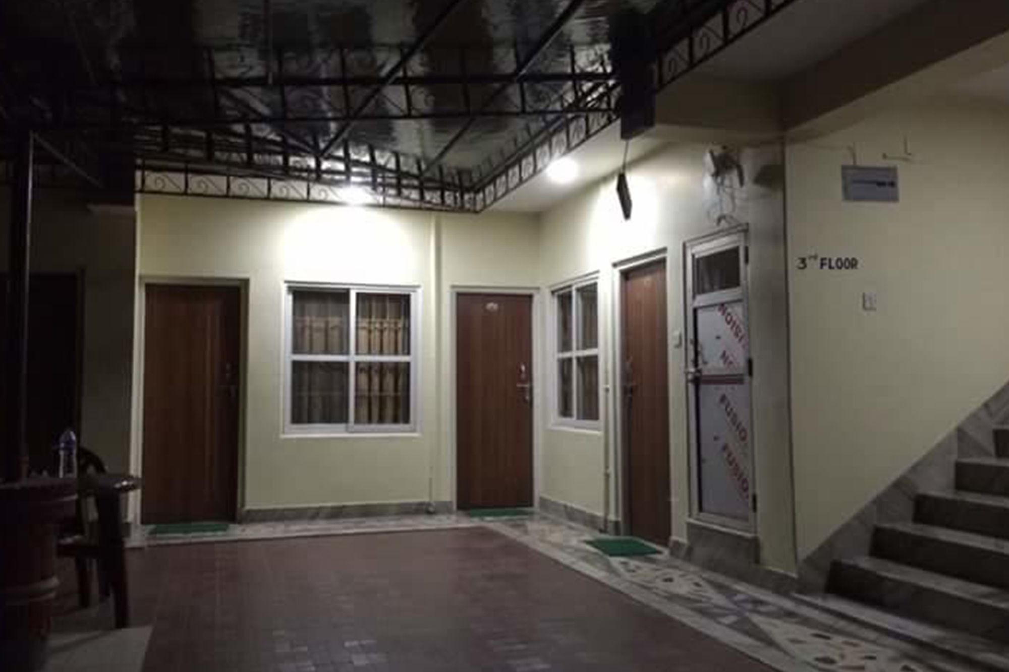 Hotel Bhadrakali Pokhara Inn Exterior foto